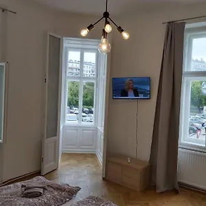  Apartamento Lovely New 2 Bedroom Near Hannovamarkt Austria